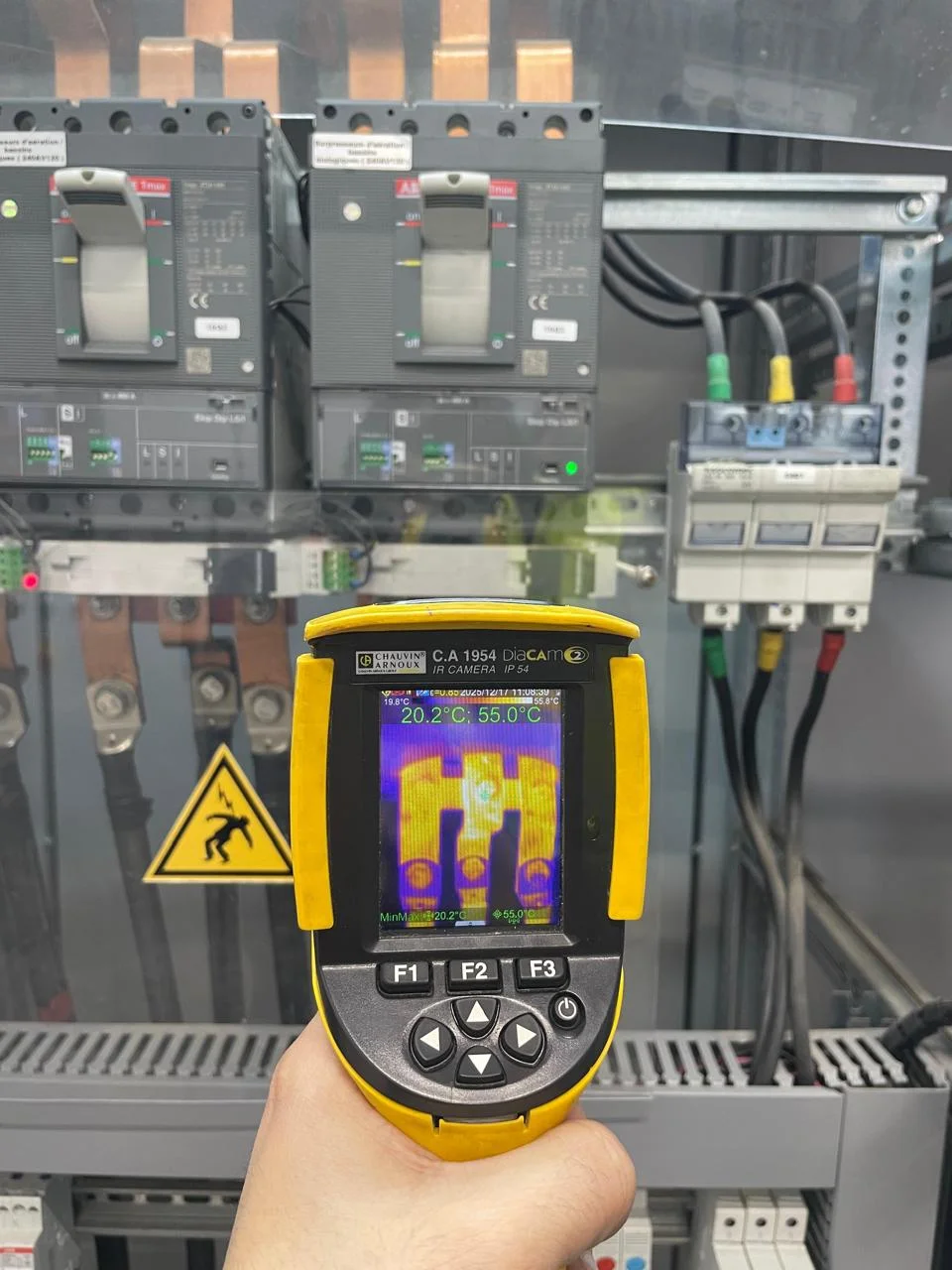 Thermographie infrarouge sur armoire électrique par SomaCEP